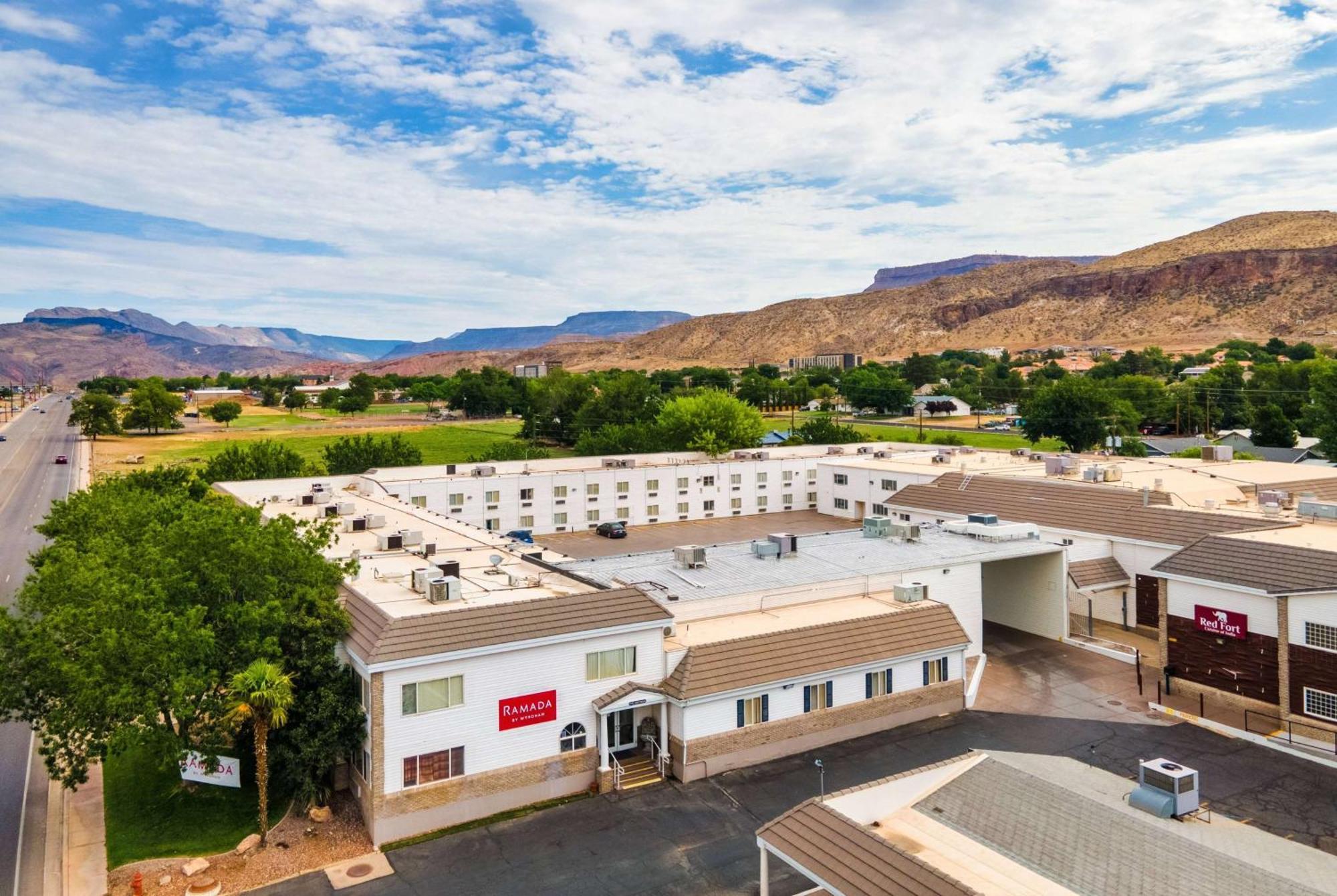 Ramada By Wyndham La Verkin Zion National Park Exterior photo