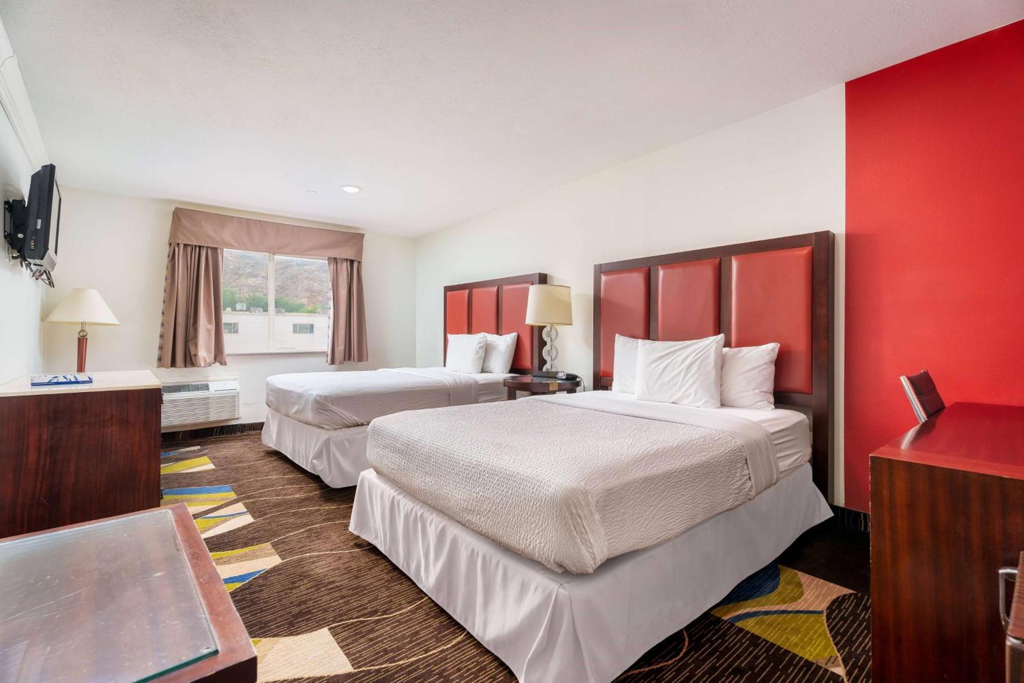 Ramada By Wyndham La Verkin Zion National Park Exterior photo